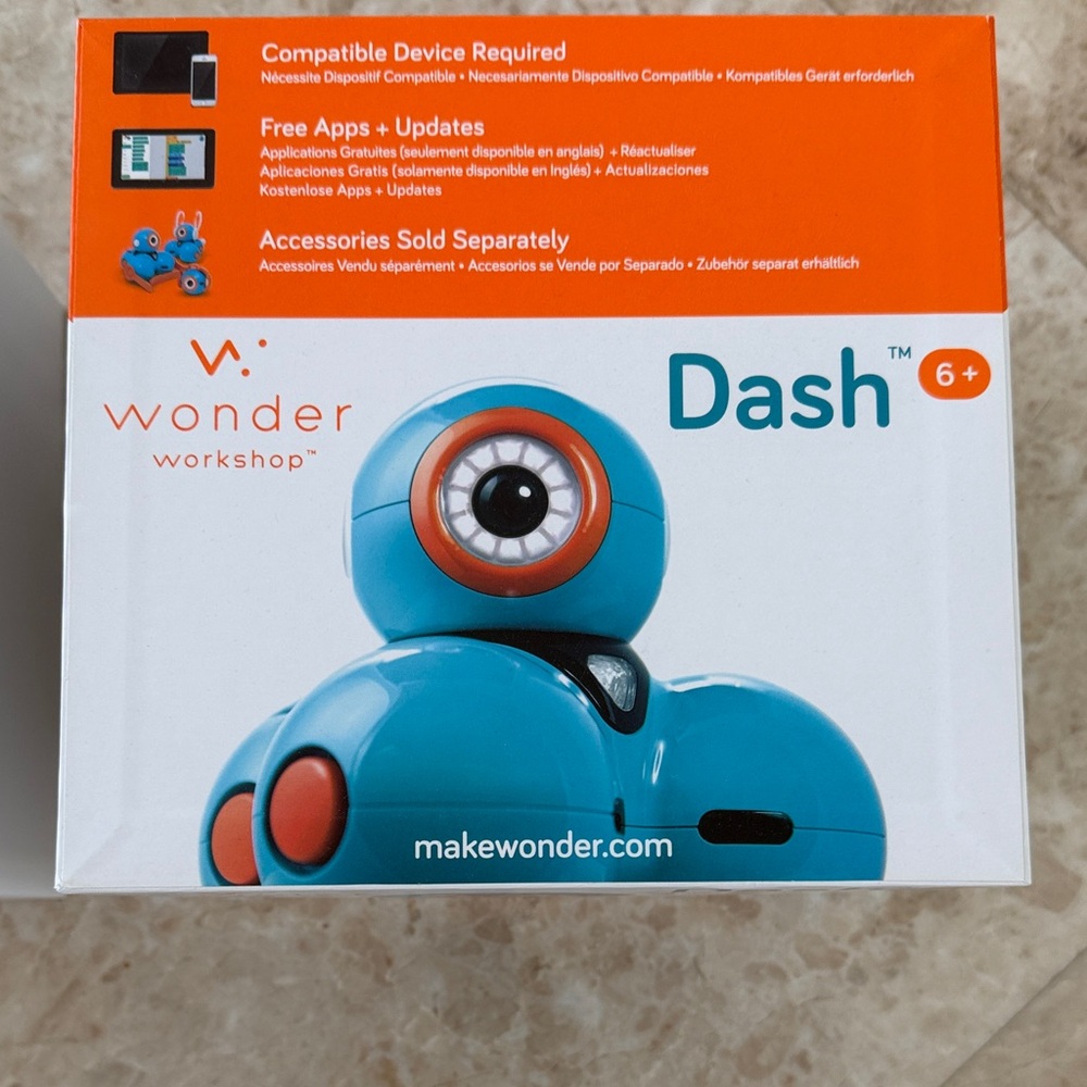 Wonder Workshop Dash Robot - 2018 STEM Toy
